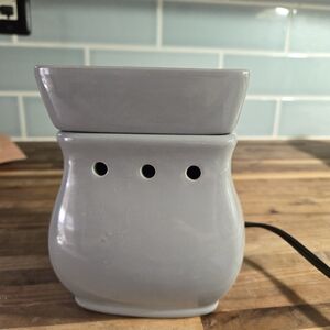 Scentsy classic curve gloss gray warmer